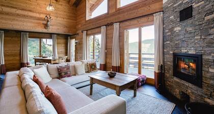 Authentic Swiss Spa Chalet Nesoya | Jacuzzi & Sauna