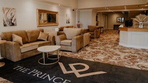 Lobby - The Prince Of Wales Hotel (Dursley)
