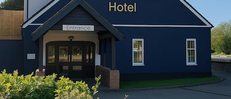 Fachada de la propiedad