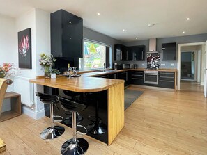 Oven, dishwasher, freezer