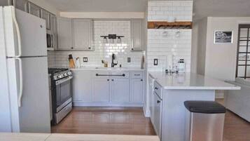 Microwave, oven, coffee/tea maker, toaster