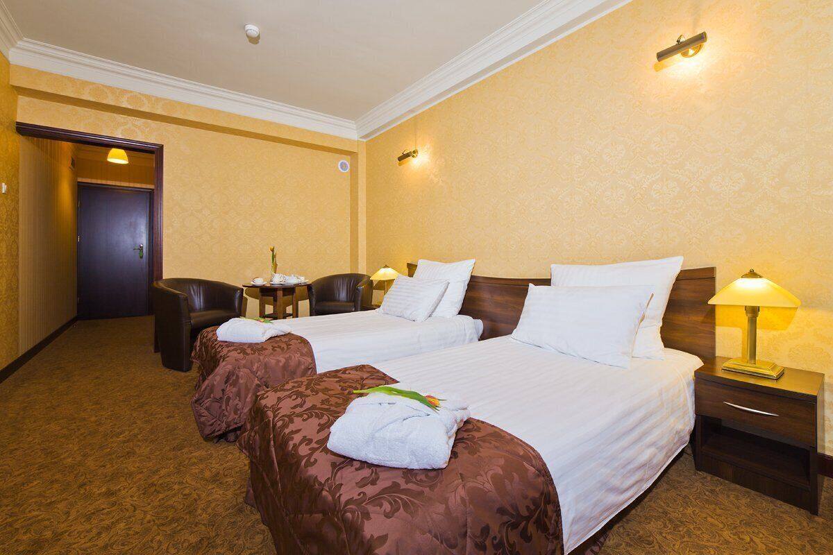 Classic Double Room | Iron/ironing board (on request), WiFi (free), bed sheets