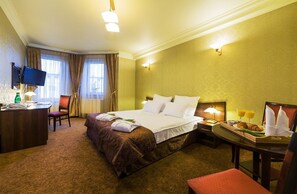 Classic-Doppelzimmer | Wohnbereich | Flachbildfernseher