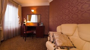 Unclassified image, 5 of 12, button - Hotel Kopczyński (Dobre Miasto)
