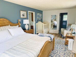 4 室のベッドルーム、アイロン / アイロン台、WiFi (無料)、ベッドシーツ