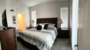 3 bedrooms, free WiFi, bed sheets, wheelchair access