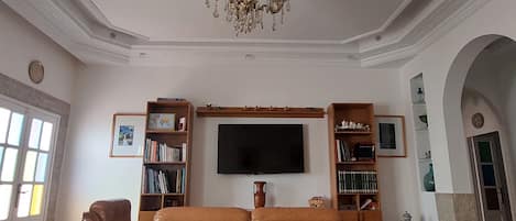 Smart TV, books