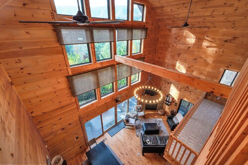 Cozy mountain adventure for all-family, friends and furry pups!