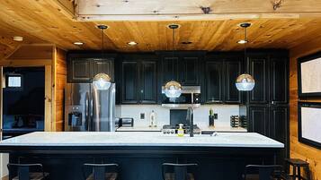 Frigorífic, microones, forn i placa de cuina