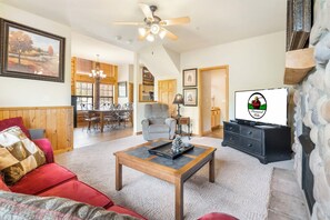 Smart-TV, Kamin, DVD-Player