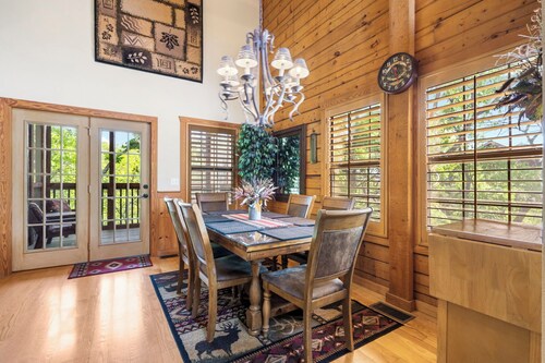 Cozy Country Cabin - Just off of Branson's Famous 76 Country Blvd!