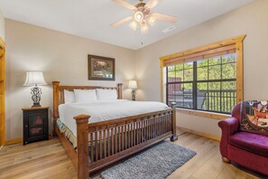 4 bedrooms, desk, iron/ironing board, free WiFi