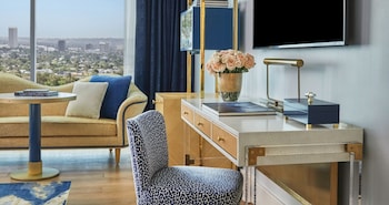 Deluxe Skyline King | Premium bedding, down comforters, pillowtop beds, minibar at The Sun Rose West Hollywood