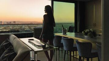 Sun Rose Suite