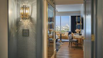 1 bedroom, premium bedding, down comforters, pillowtop beds