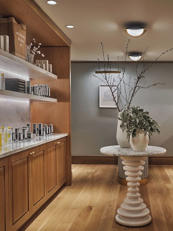 Couples treatment rooms, body treatments, hot stone massages