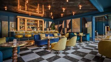 2 barer/lounger, lounge i lobbyen