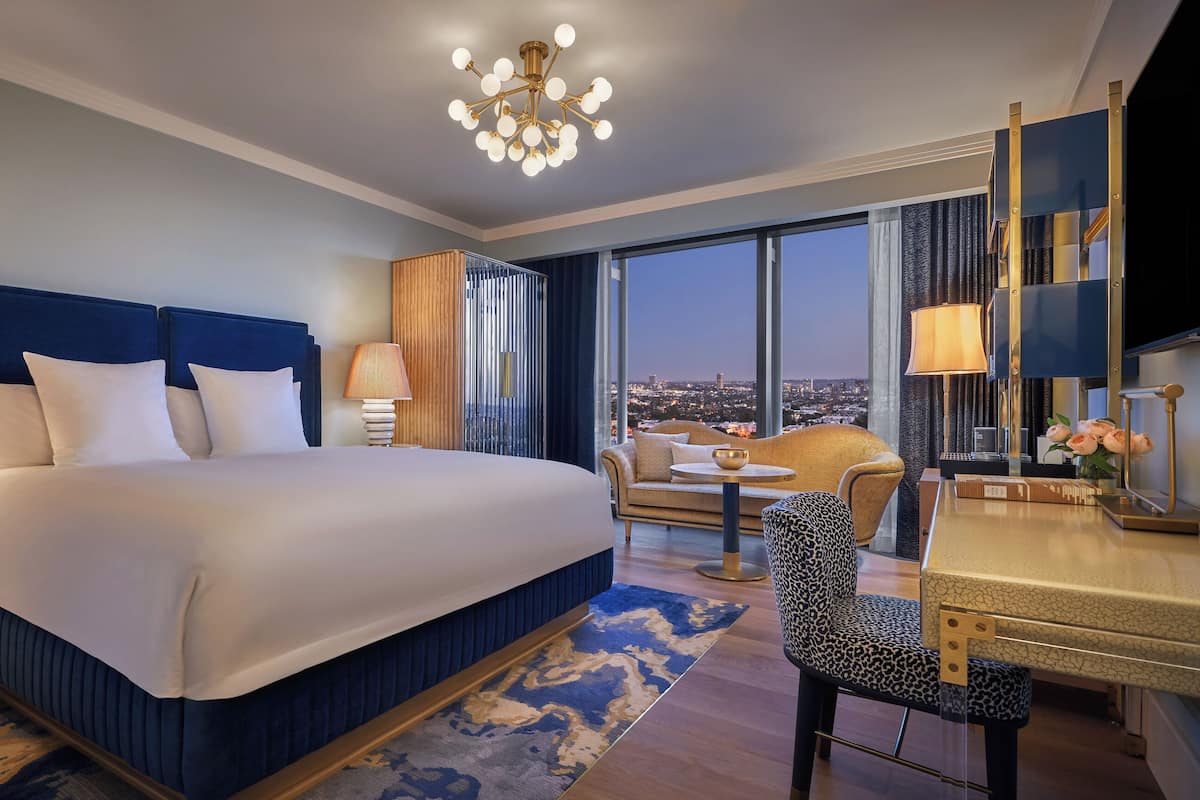 Suite, 1 King Bed with Sofa bed (Skyline) | 1 bedroom, premium bedding, down duvets, pillow-top beds