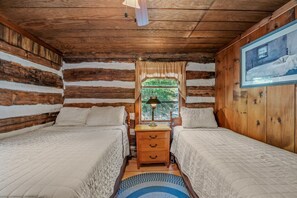 3 bedrooms, desk, WiFi, bed sheets
