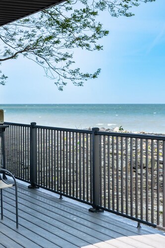 Cozy Getaway ON Lake Erie 