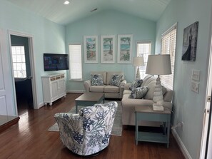 スマートテレビ、テレビゲーム、DVD プレーヤー、テーブルサッカー台