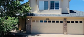 King Bed Suite! Pike Peak Views! Private Entrance.