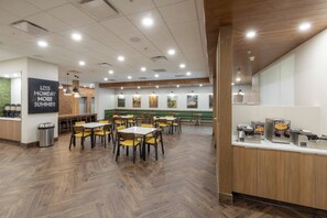 Free daily continental breakfast  - Fairfield Inn & Suites by Marriott Salmon Arm (Salmon Arm)