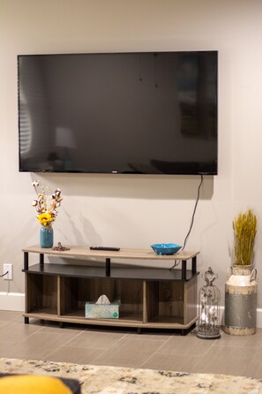 Interior - The 1206 in Bentonville.Bike In or Out, Summer and Fall Festivals Available (Bentonville)