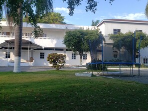 Property grounds - Sea Shell Palms (Tower Isle)