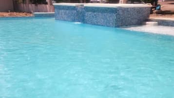 Udendørs pool