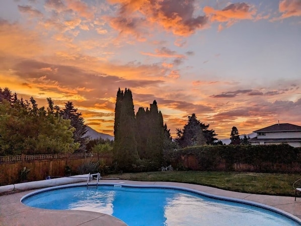 Outdoor pool, a heated pool