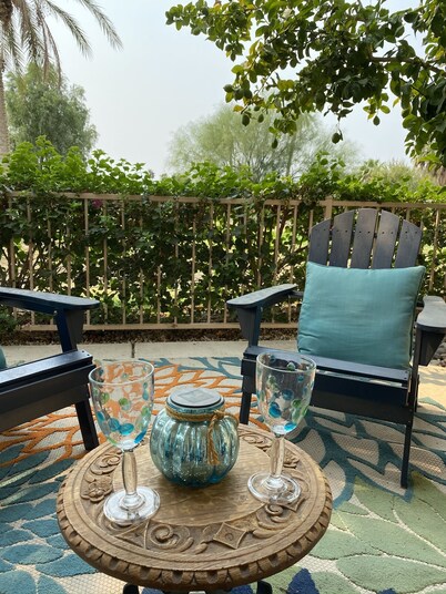 Festival-close, on golf course, pool close, spacious, %off on stays over 30 days