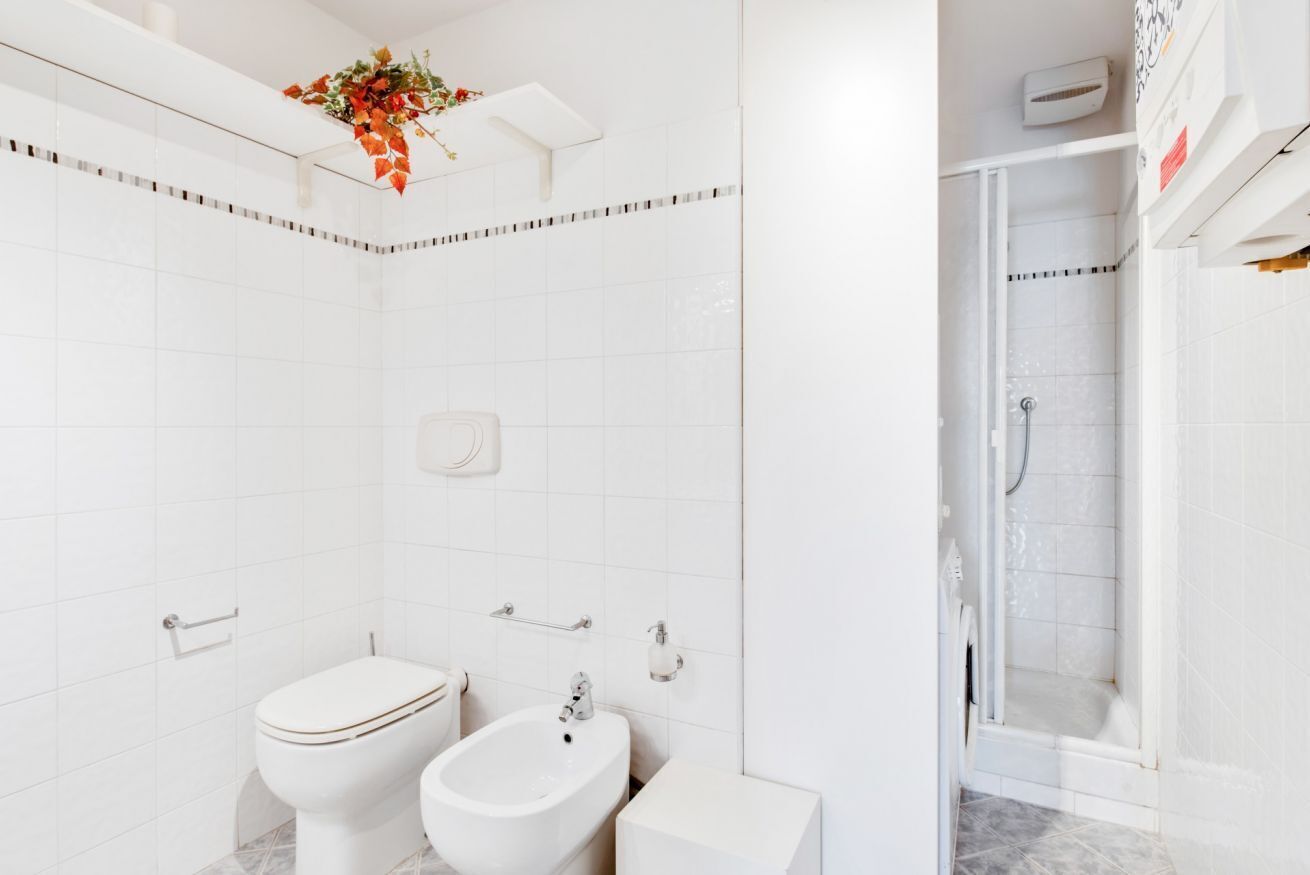 Dusche, Haartrockner, Bidet