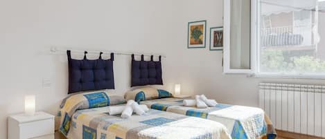 2 chambres, fer et planche à repasser, accès Internet