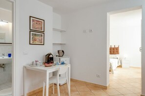 Interior - La Spezia Migliarina Room 1 (La Spezia)
