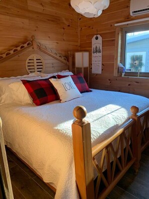 2 Schlafzimmer, Schreibtisch, Bügeleisen/Bügelbrett, WLAN