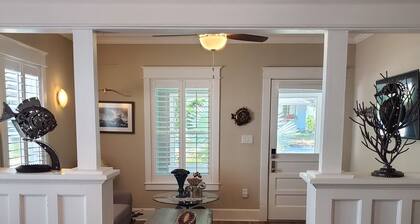 "THE FISHERMAN'S COTTAGE" # 1 DESTINATION Rental in Historic District Mount Dora