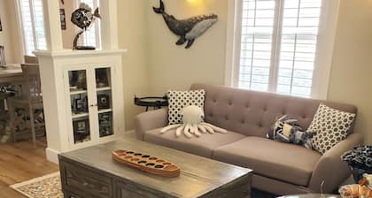 "THE FISHERMAN'S COTTAGE" Historic District-Mount Dora's # 1 DESTINATION Rental!