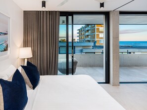 1 bedroom, iron/ironing board, WiFi, bed sheets - The Arden 7 Coogee. New Large Quiet Ocean View Balcony Apartment, Next to Beach (Coogee)