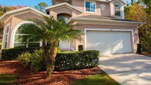 Exterior - Luxurious With Privacy in 5 Bedroom With Private Pool by Florida Dream Homes (Kissimmee)