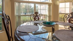 5 bedrooms, free WiFi - Luxurious With Privacy in 5 Bedroom With Private Pool by Florida Dream Homes (Kissimmee)