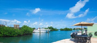 Waterfront & snowbird-friendly studio with dock & quick open water access