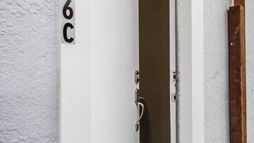 Apartment (Cozy Concord One Bedroom) | Exterior