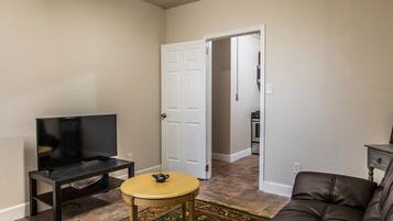 Apartment (Cozy Concord One Bedroom) | Living room | TV