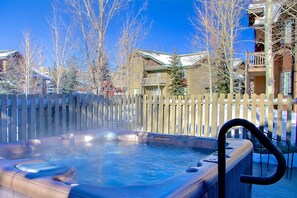 Unclassified image, 2 of 50, button