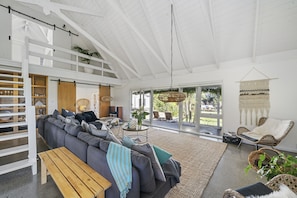 TV, Netflix, streaming services