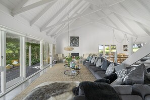 TV, Netflix, streaming services