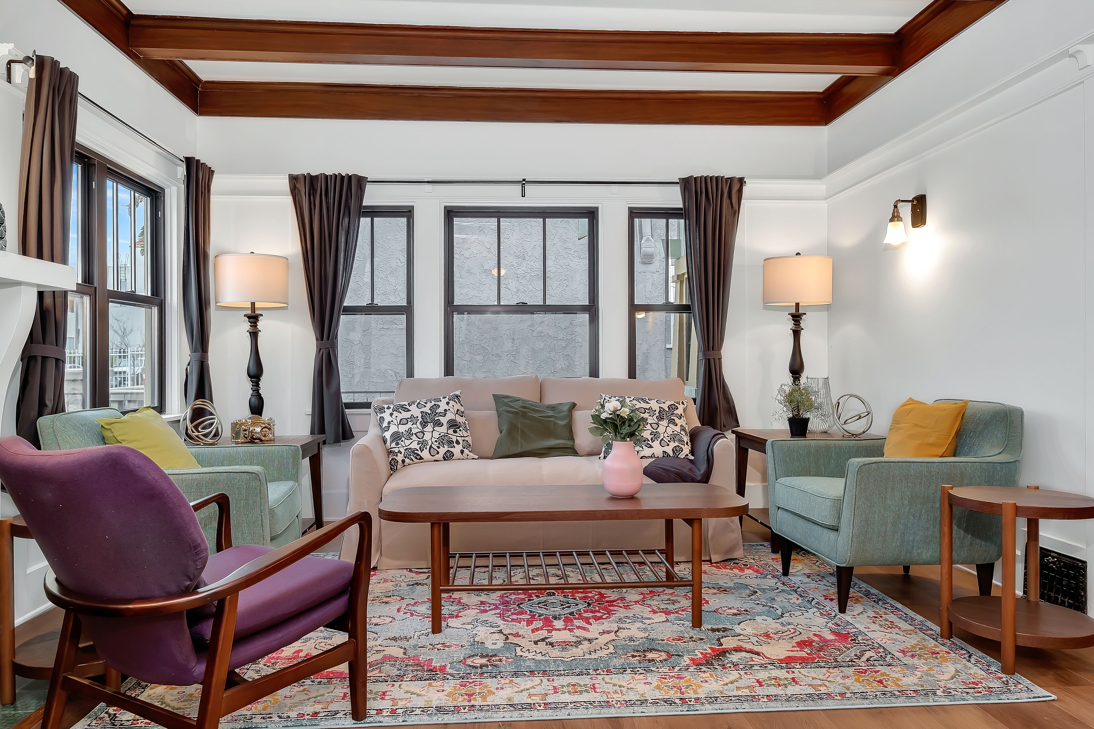 ★HOLLYWOOD 4B/2B ✩ FULLY RENOVATED ONE OF A KIND CRAFTSMAN HOUSE✩ W/PARKING