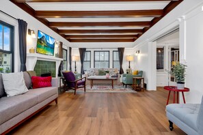 تلفزيون ذكي، خدمات بث