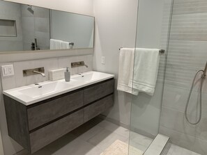 Bathtub, hair dryer, towels, soap - Home away from Home  (La Canada Flintridge)